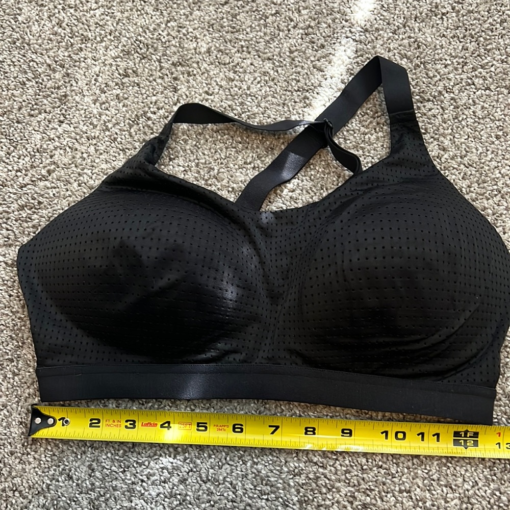 VS Sport sports bra